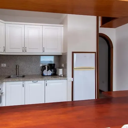 شقة Victoria Court Ii H117 - One Bed With Sunny Balcony لوس كريستيانوس
