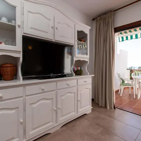 Victoria Court Ii H117 - One Bed With Sunny Balcony شقة لوس كريستيانوس