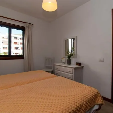 Victoria Court Ii H117 - One Bed With Sunny Balcony * Los Cristianos (Tenerife)