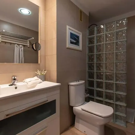 Victoria Court Ii H117 - One Bed With Sunny Balcony *