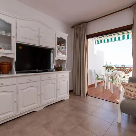 Victoria Court Ii H117 - One Bed With Sunny Balcony Apartment