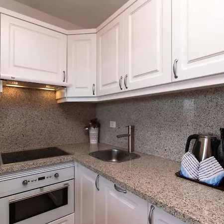Victoria Court Ii H117 - One Bed With Sunny Balcony * Los Cristianos (Tenerife)