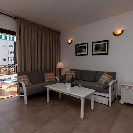 Victoria Court Ii H117 - One Bed With Sunny Balcony Apartment *