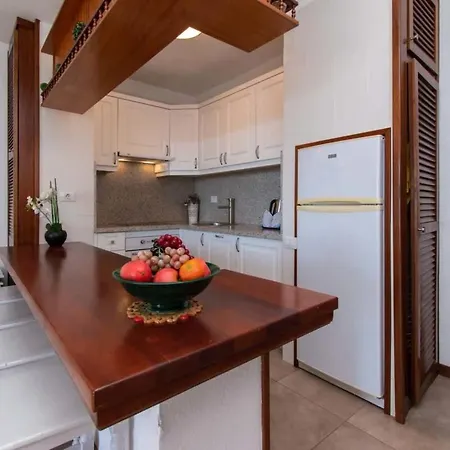 Victoria Court Ii H117 - One Bed With Sunny Balcony Appartement Los Cristianos (Tenerife)